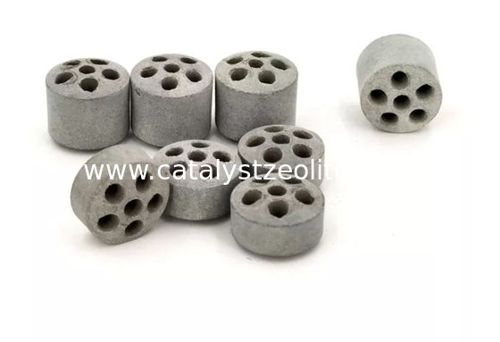 Węglowodory i woda są przekształcane w wodór, tlenek węgla, katalizator reformowania rurowego z dwutlenkiem węgla